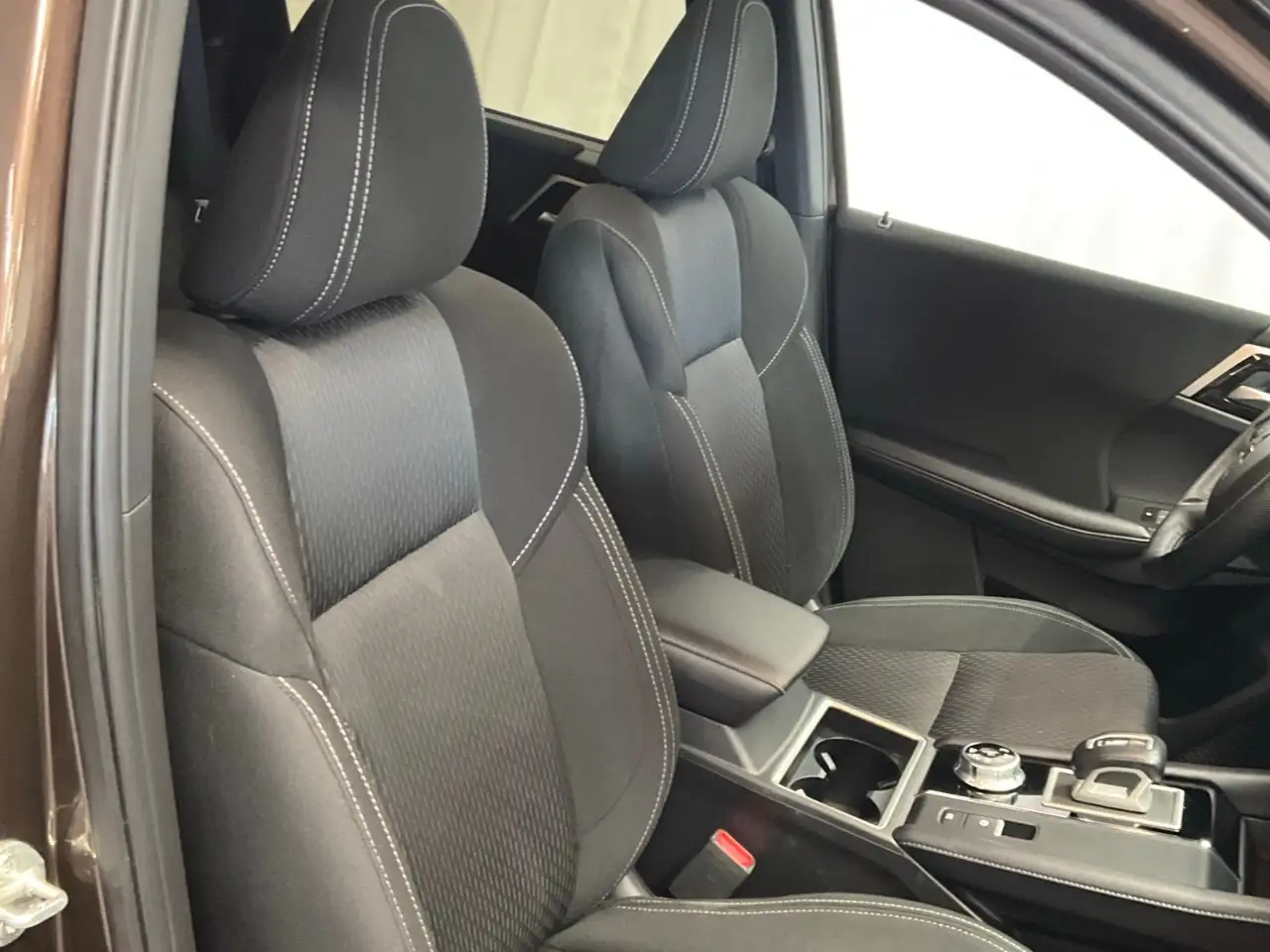Mitsubishi Outlander снимка Mitsubishi Outlander
