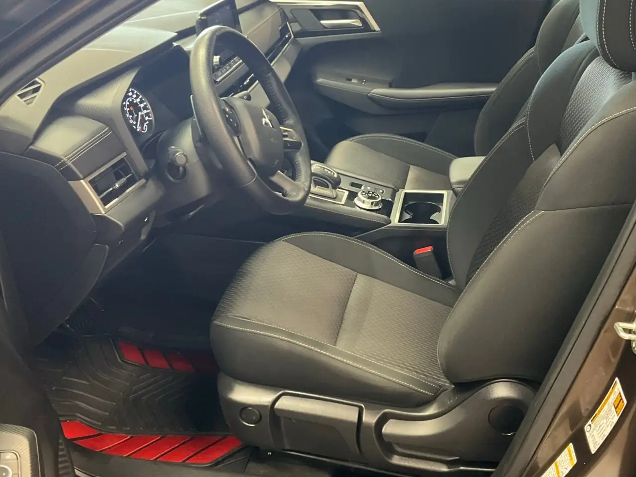 Mitsubishi Outlander снимка Mitsubishi Outlander