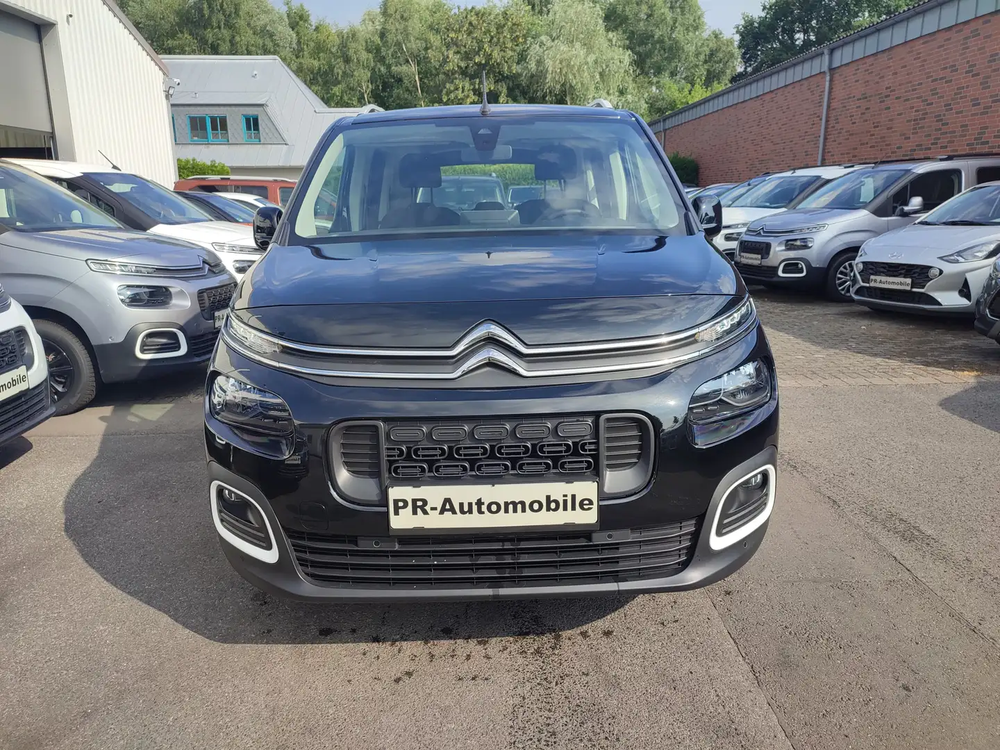 Citroen Berlingo M 130 EAT8 Klimaaut/Navi+Cam/Sitzhzg Schwarz - 2