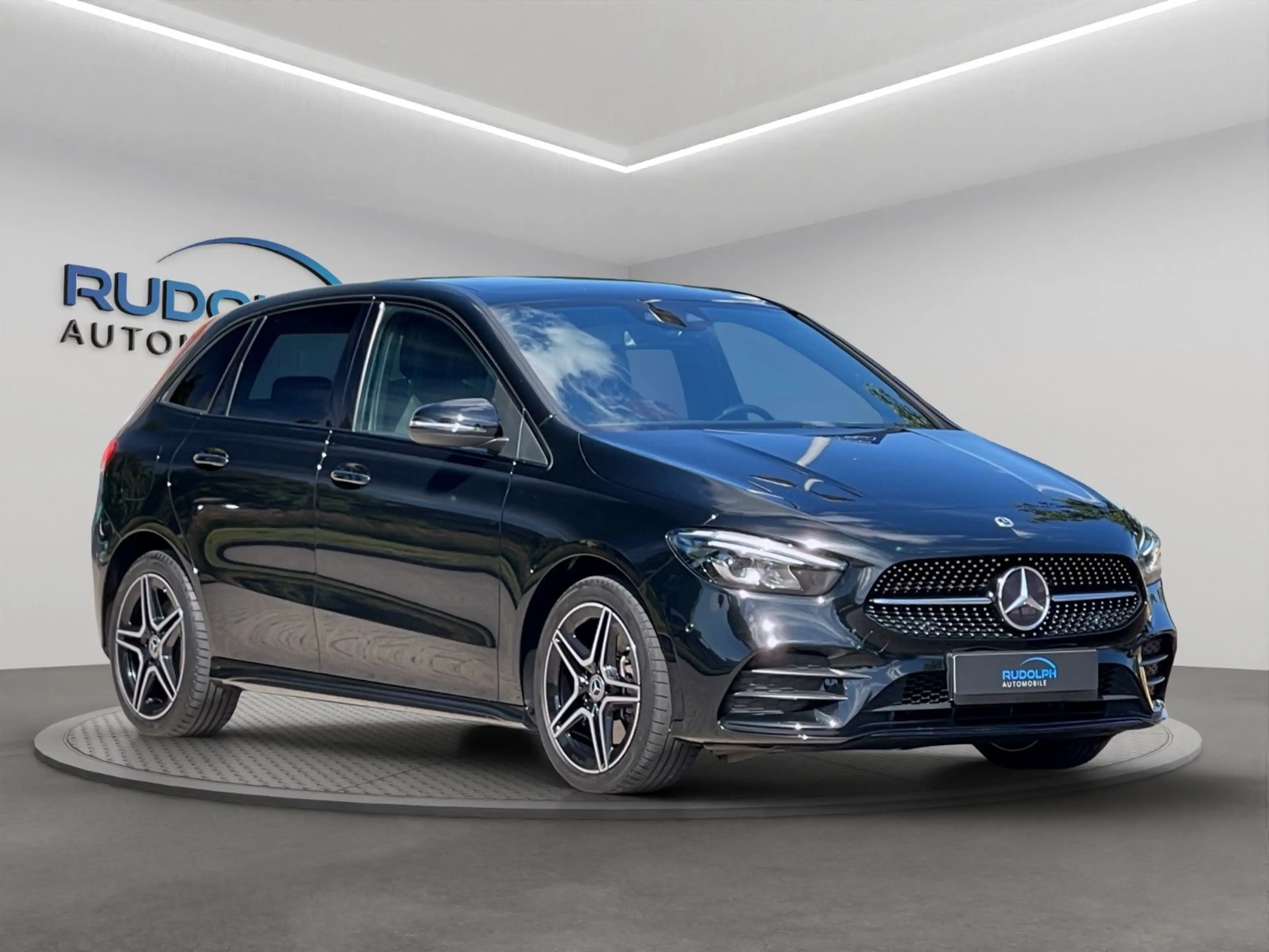 Mercedes-Benz B 250 e AMG PANORAMA LEDER 1.Hd. GARANTIE