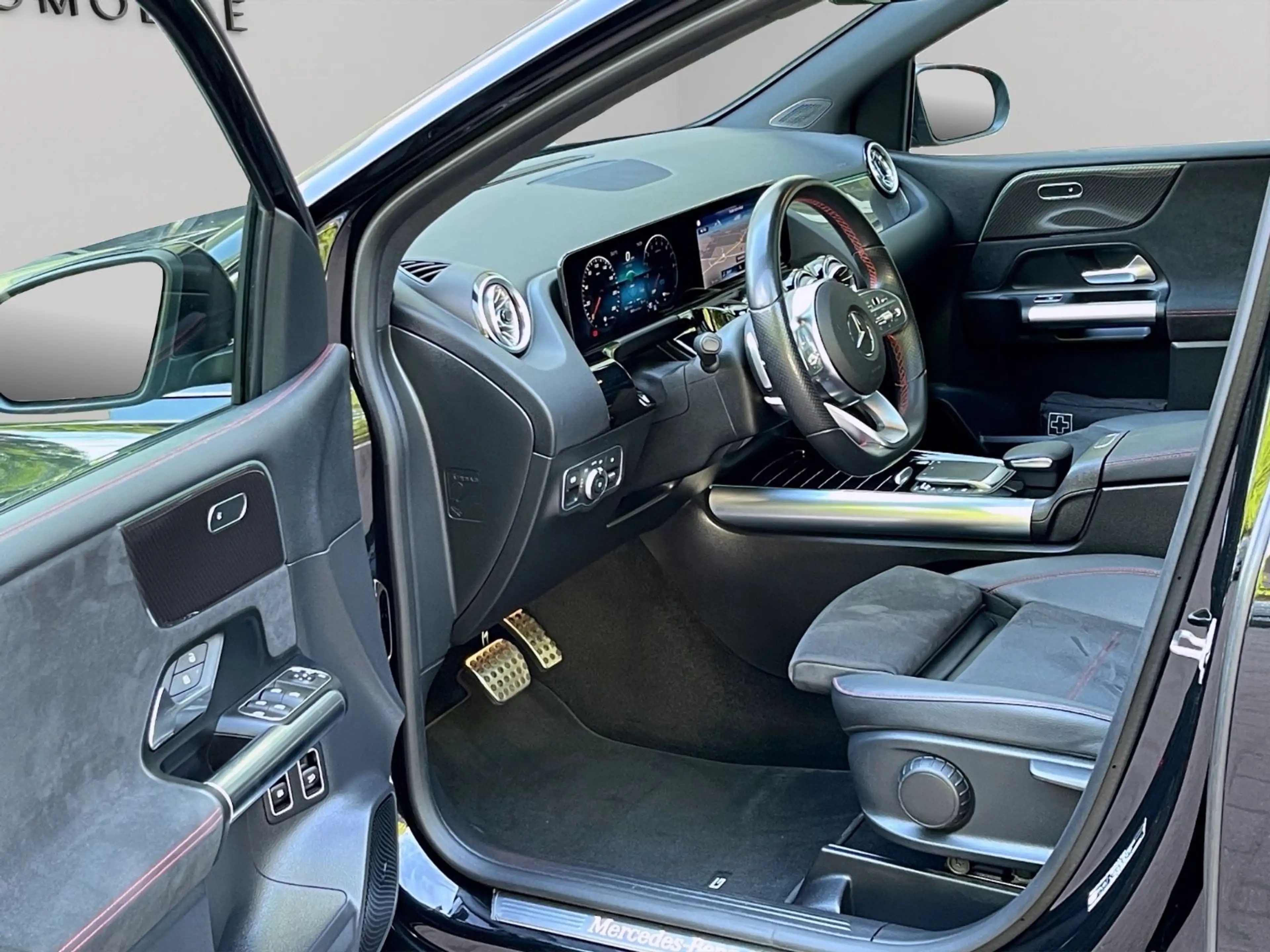 Mercedes-Benz B 250 e AMG PANORAMA LEDER 1.Hd. GARANTIE — photo 9