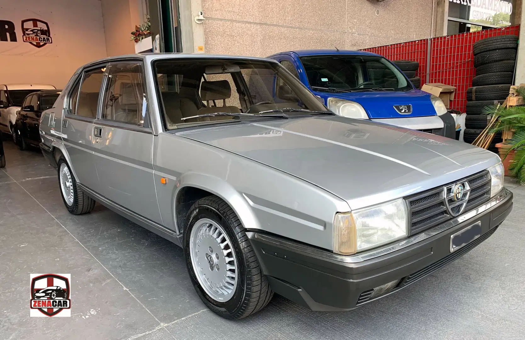 Alfa Romeo 90 QUADRIFOGLIO ORO Grau - 2