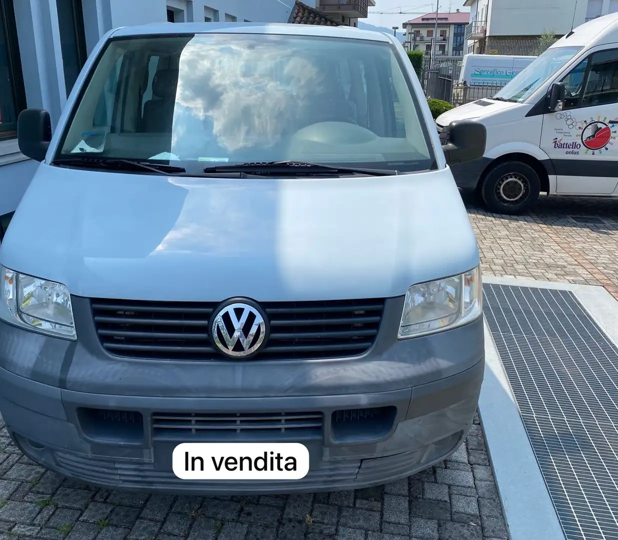Volkswagen T5 Caravelle - 1