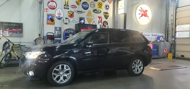 Mitsubishi Outlander 2.0 PHEV Instyle+aangepaste(hand bediening)