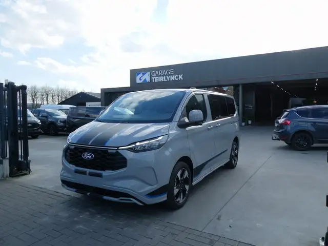 Ford Transit Custom L1 Multi-Use SPORT 5pl 2.5i PHEV 233pk STOCK