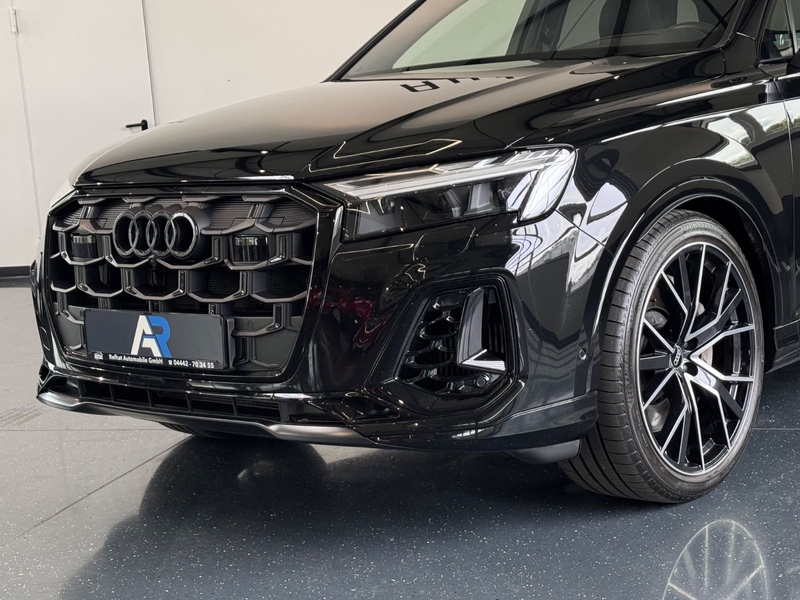 Audi Q7 55 TFSI e quattro S-line*BLACK-L*MATRIX*PANO* — photo 3