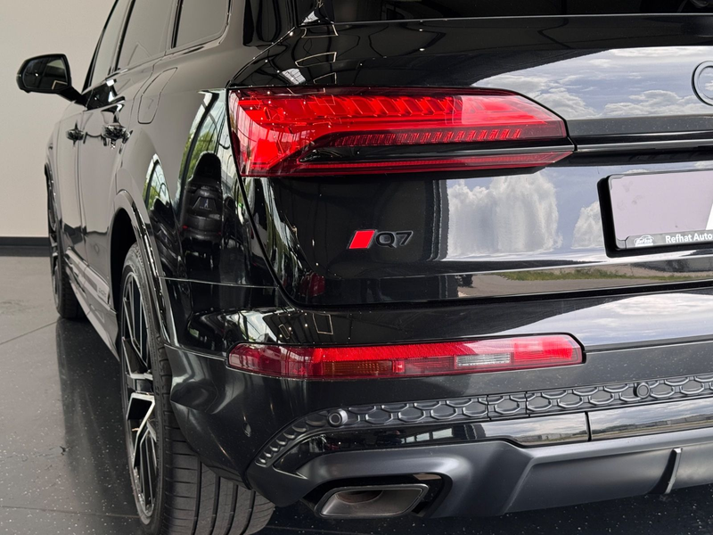 Audi Q7 55 TFSI e quattro S-line*BLACK-L*MATRIX*PANO* — photo 15
