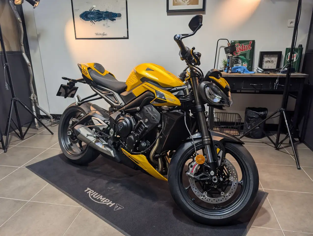 Triumph Street Triple 765