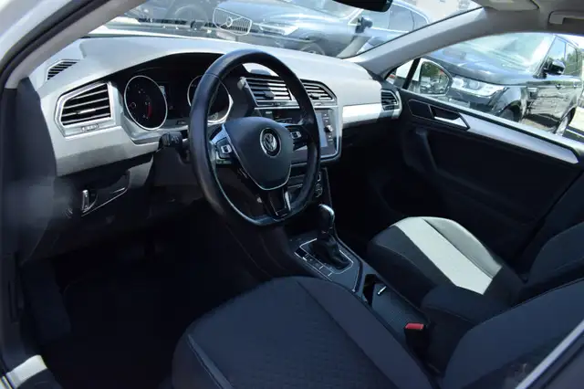 Volkswagen Tiguan view 13