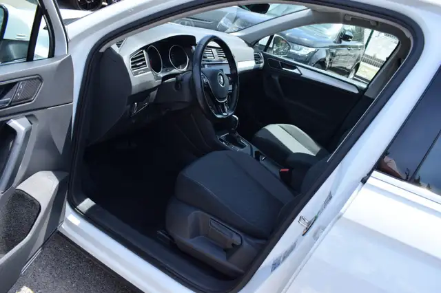 Volkswagen Tiguan view 18