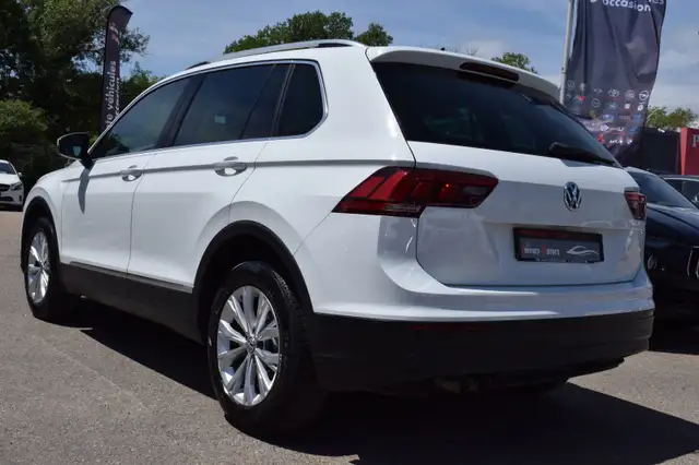 Volkswagen Tiguan view 6