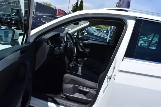 Volkswagen Tiguan view 9