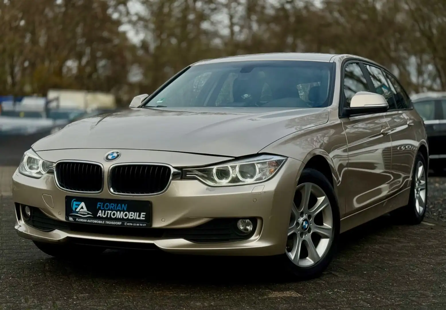 BMW 320 d 3 Touring  xDrive Xenon*Automatik*Navi Silber - 2