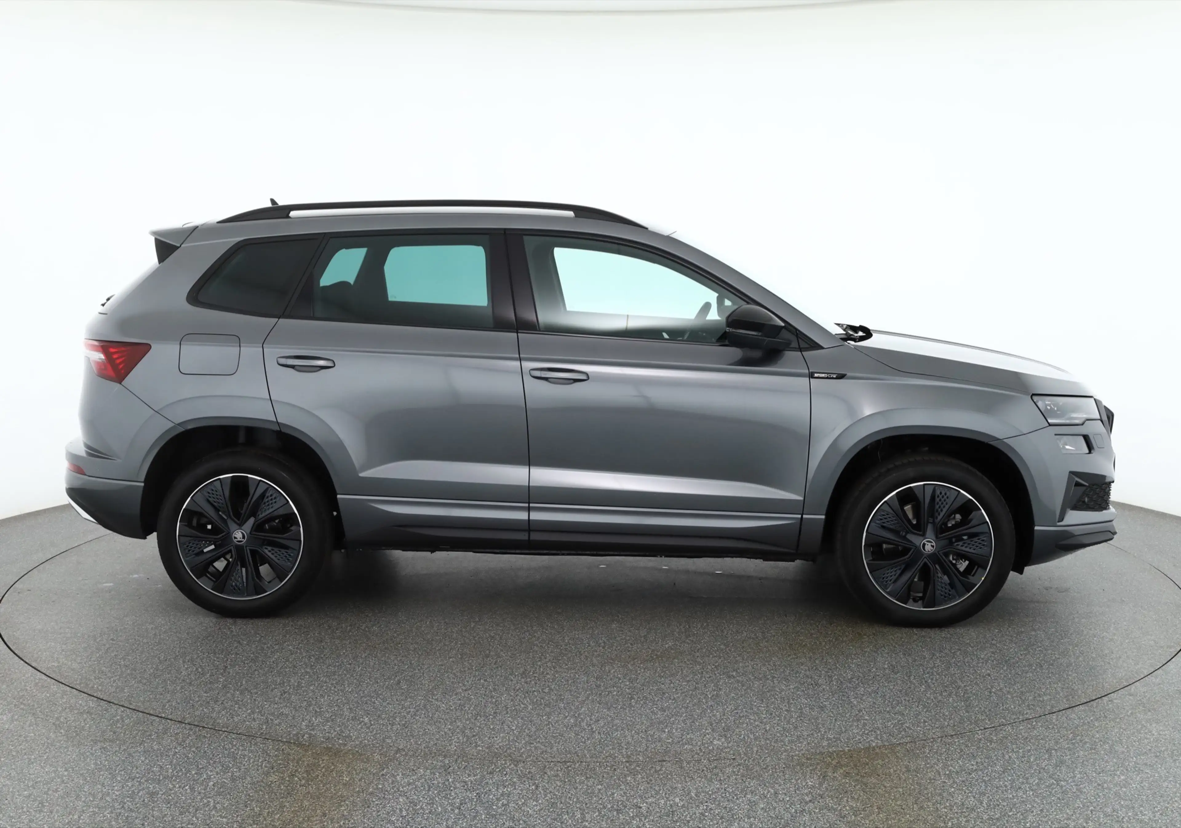 Skoda Karoq Sportline 1.5 TSI DSG Matrix ACC AHK Navi — photo 6