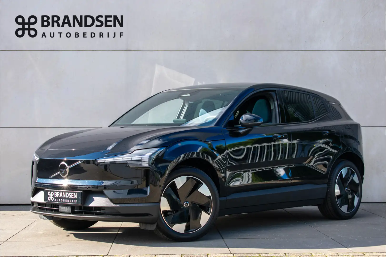 Volvo EX30 Single Motor Extended Range Ultra 69 kWh -Pano-Stu Negru - 1