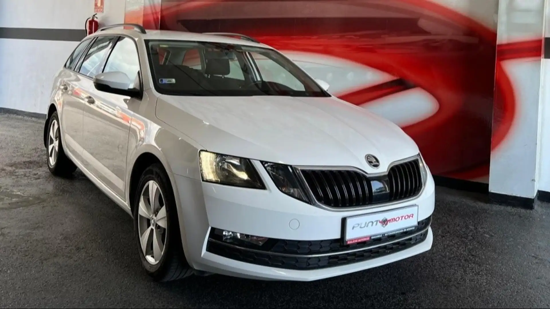 Skoda Octavia Berlina Manual de 5 Puertas Blanco - 2