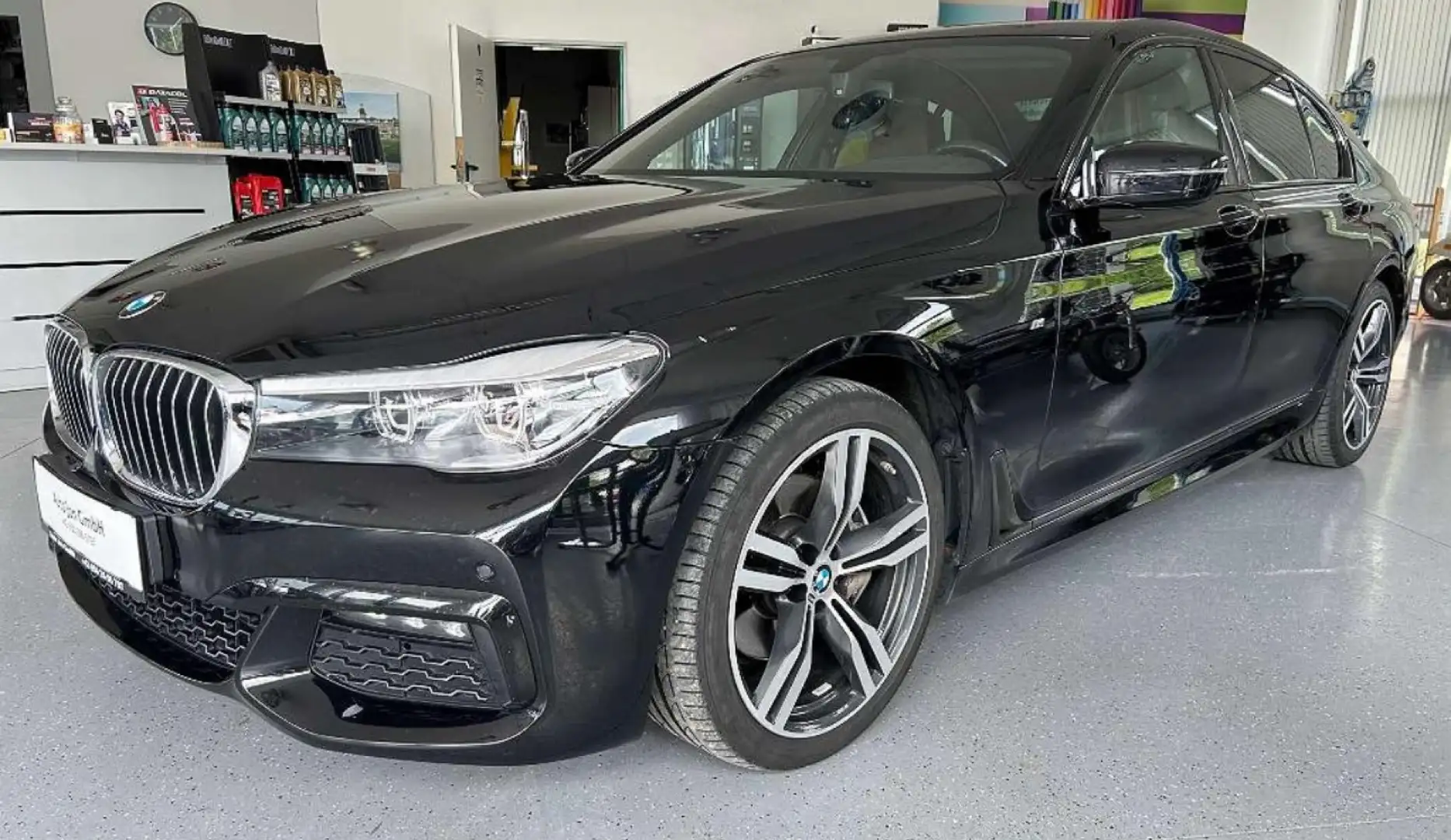 BMW 730 730d xDrive Aut. Anhängerkupplung Schwarz - 1