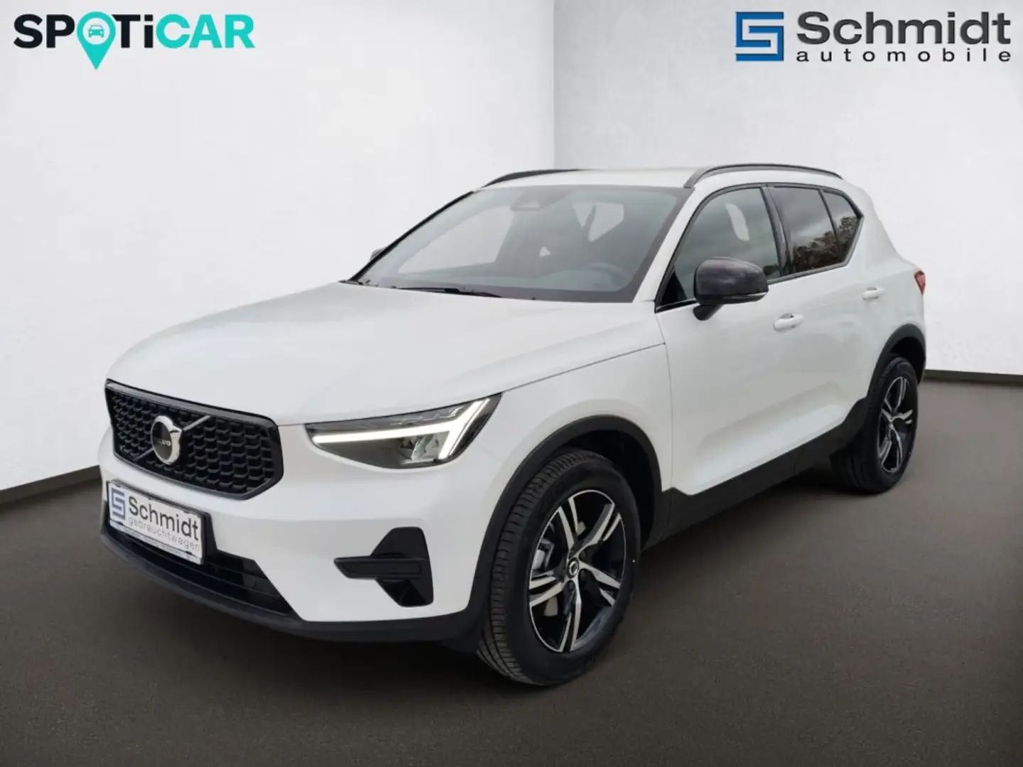 Volvo XC40 Plus, B3 Mild Hybrid, Benzin, Dark Weiß - 2