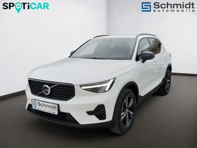Volvo XC40 Plus, B3 Mild Hybrid, Benzin, Dark