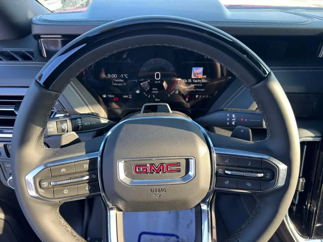 GMC Yukon снимка GMC Yukon