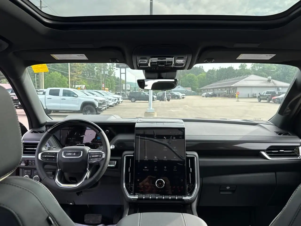 GMC Yukon снимка GMC Yukon