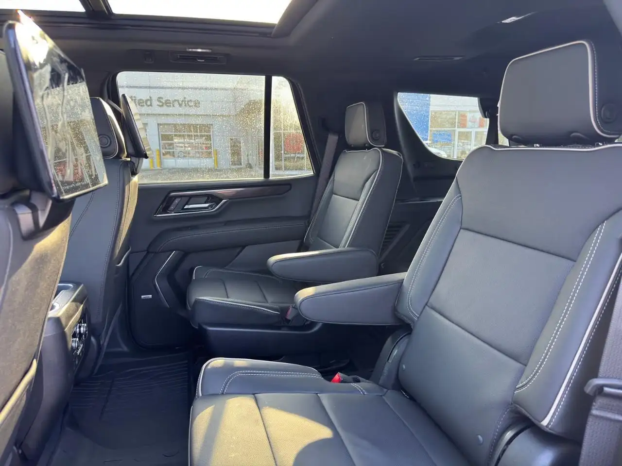 GMC Yukon снимка GMC Yukon