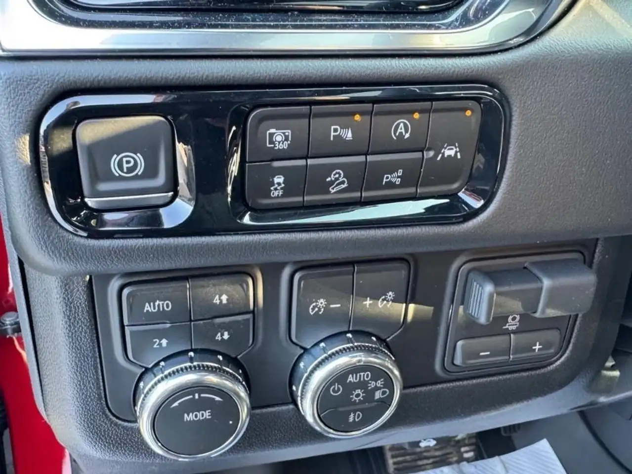 GMC Yukon снимка GMC Yukon