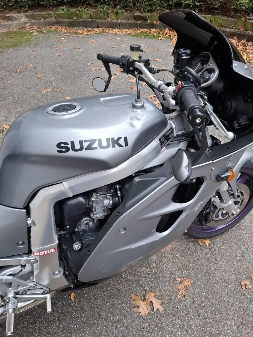 Suzuki GSX-R 1100 Superbike Umbau Silver - 1
