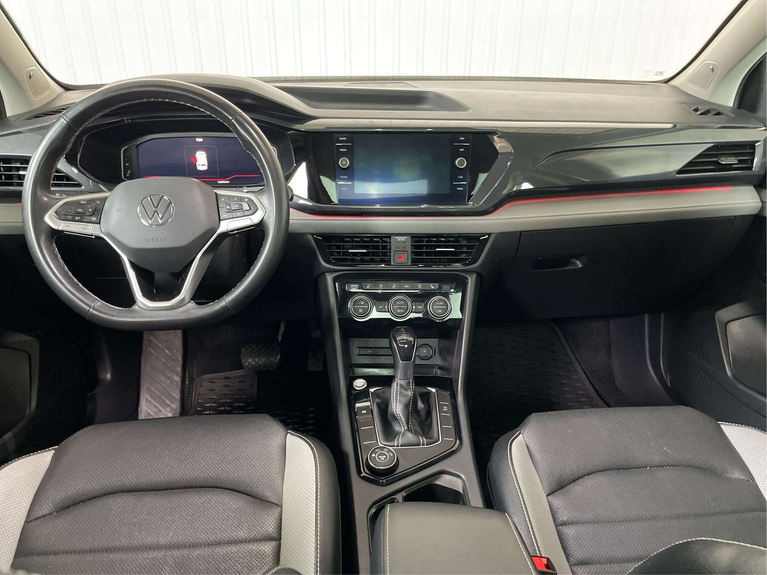 2022 Volkswagen Taos HighlineAWD Cuir Toit Mags Sièges chauffants Camér — снимка 1