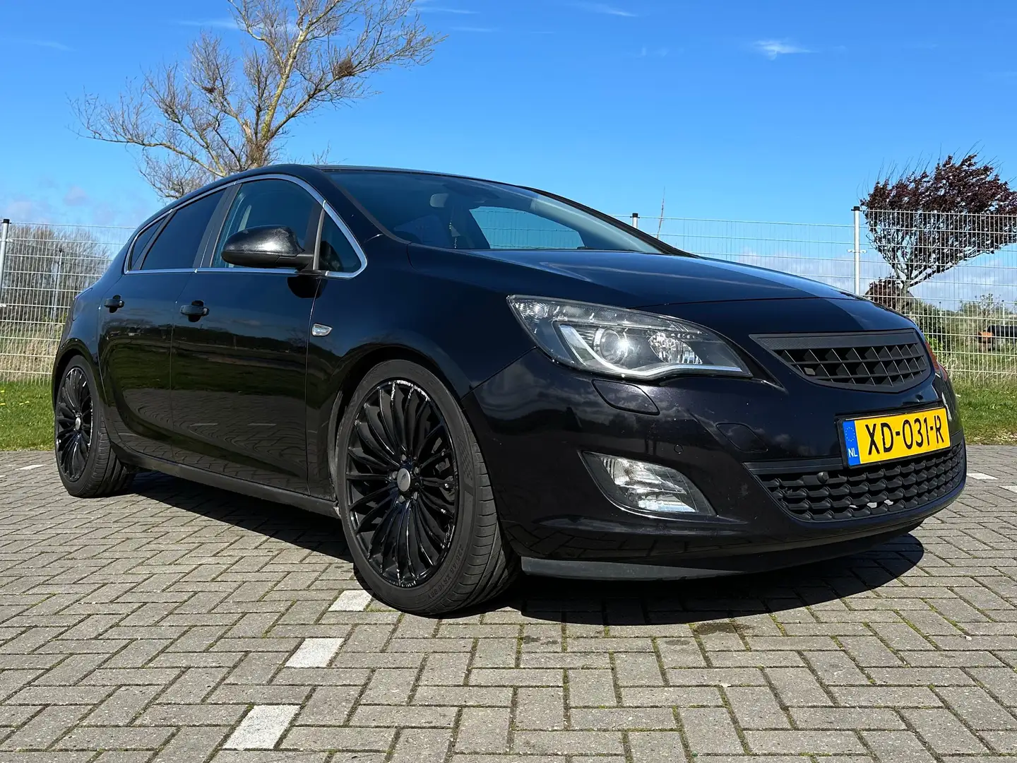 Opel Astra 1.6 Turbo Sport Zwart - 1