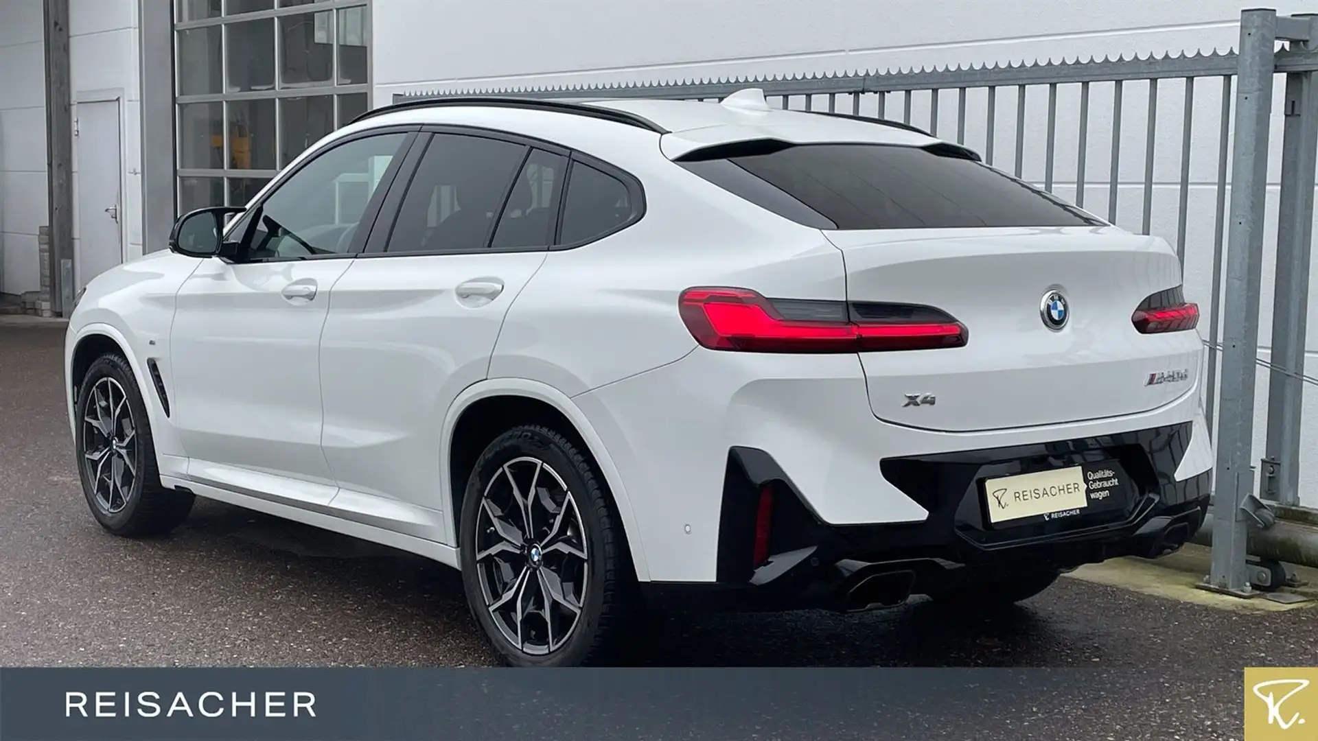 BMW X4 M d Laser AHK Pano HUD DrAssPro Park+ H/K Weiß - 2