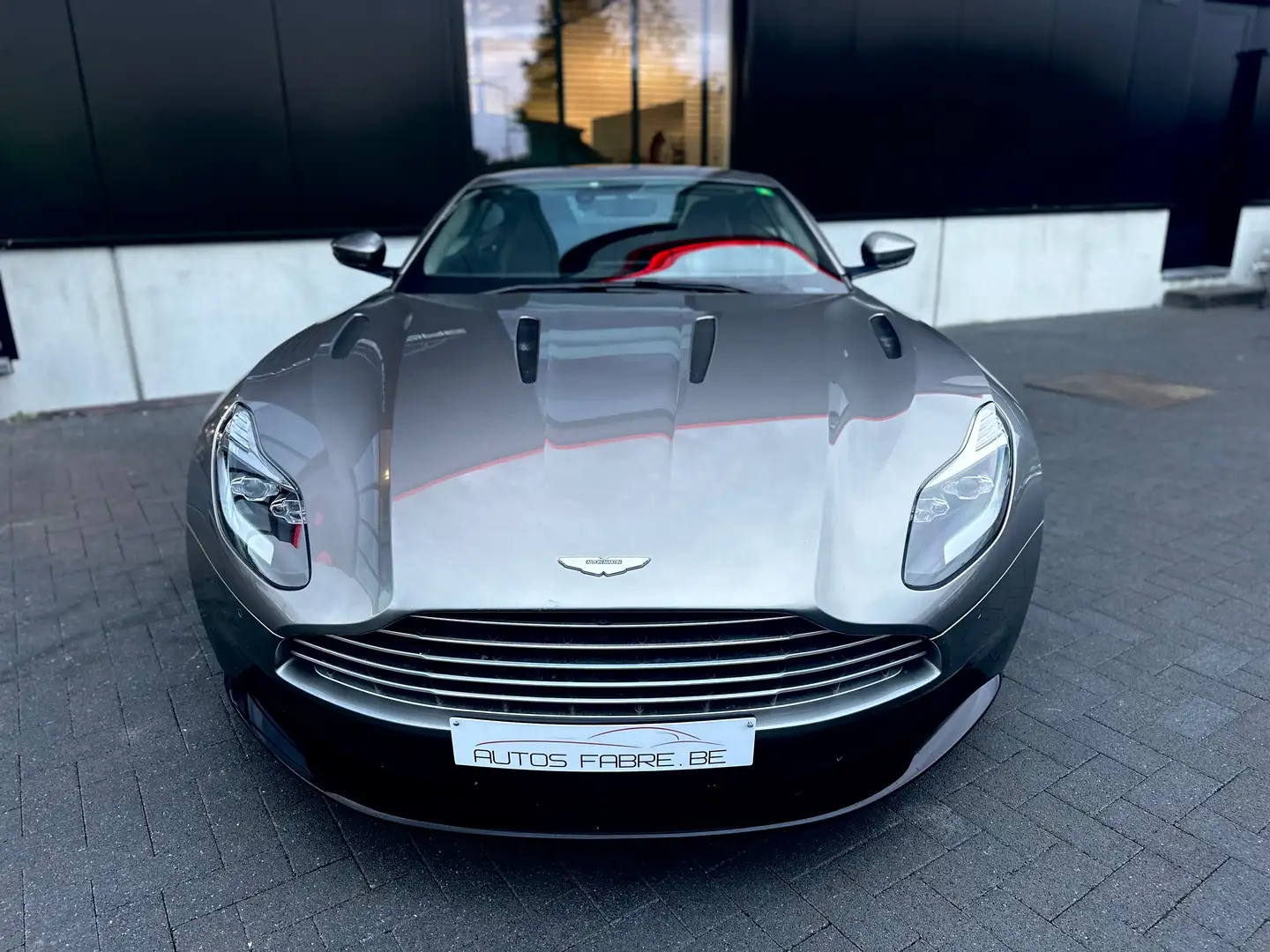 Aston Martin DB11 5.2 V12 BiTurbo Top configuration 59000km Grau - 2
