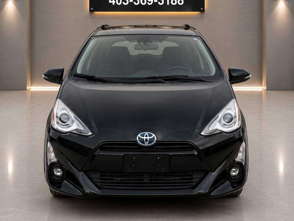2016 Toyota Prius c Technology
