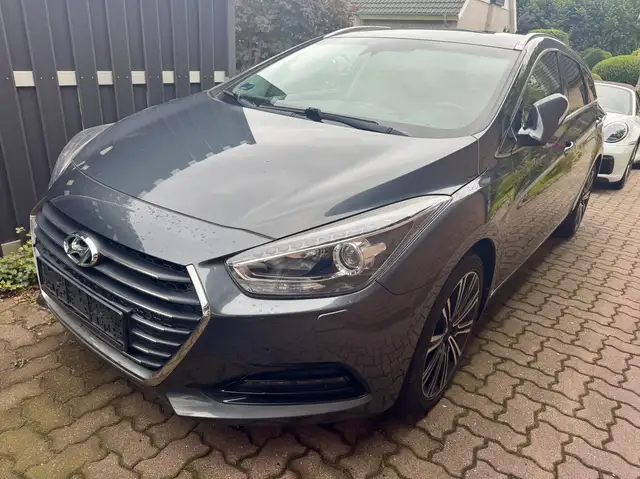 Hyundai i40 Kombi blue 1.7 CRDi Premium