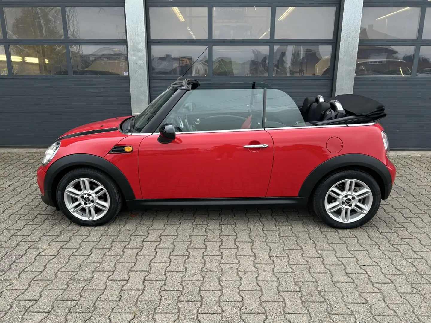 MINI One Cabrio Mini 1.6 98pk Automaat Chili Rouge - 2