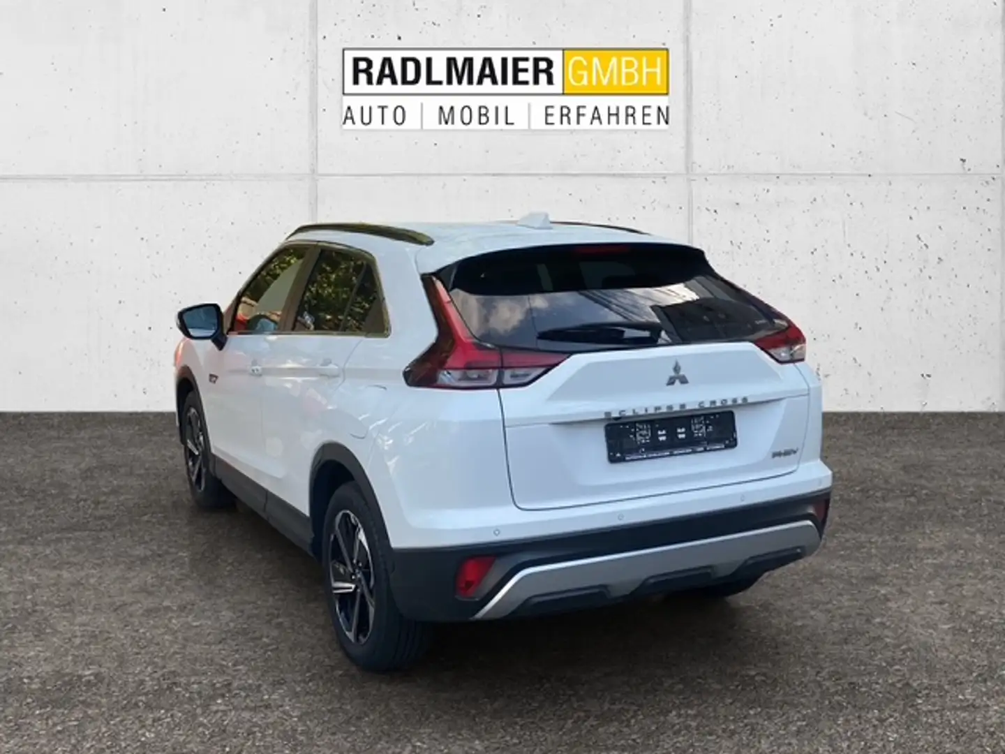 Sonstige Marken Eclipse Cross Plug-in Hybrid Plus mit Intro-Paket Weiß - 2