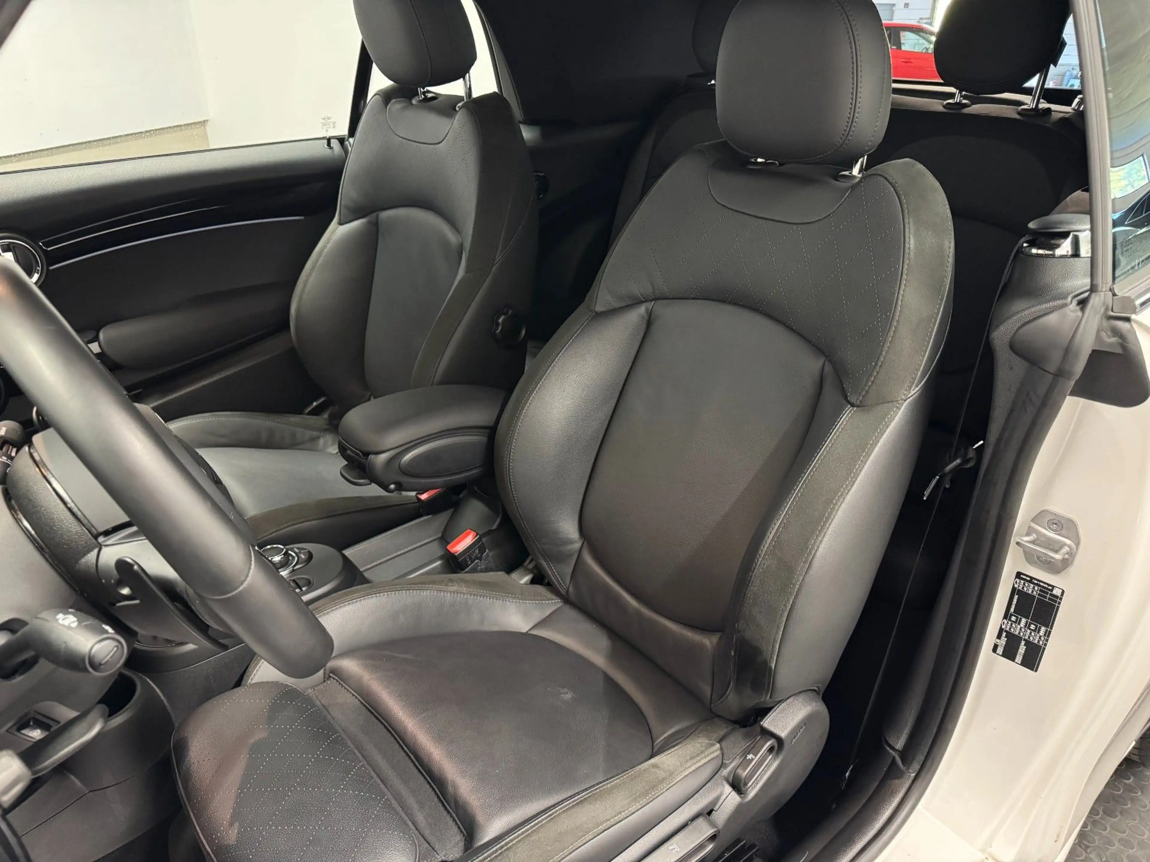 MINI John Cooper Works Cabrio JOHN_COOPER_WORKS Cabrio*HuD*H6K*KAMERA*LED* — photo 13