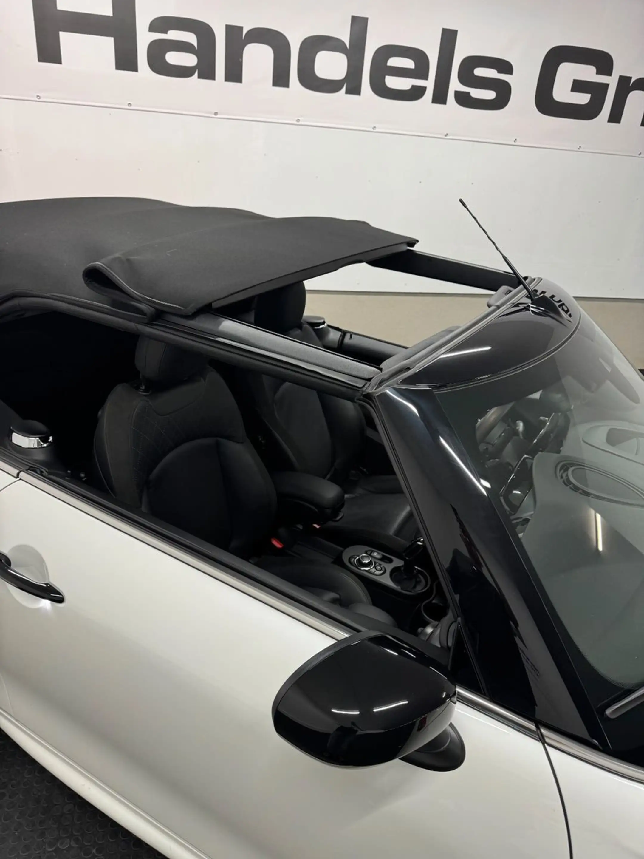 MINI John Cooper Works Cabrio JOHN_COOPER_WORKS Cabrio*HuD*H6K*KAMERA*LED* — photo 6