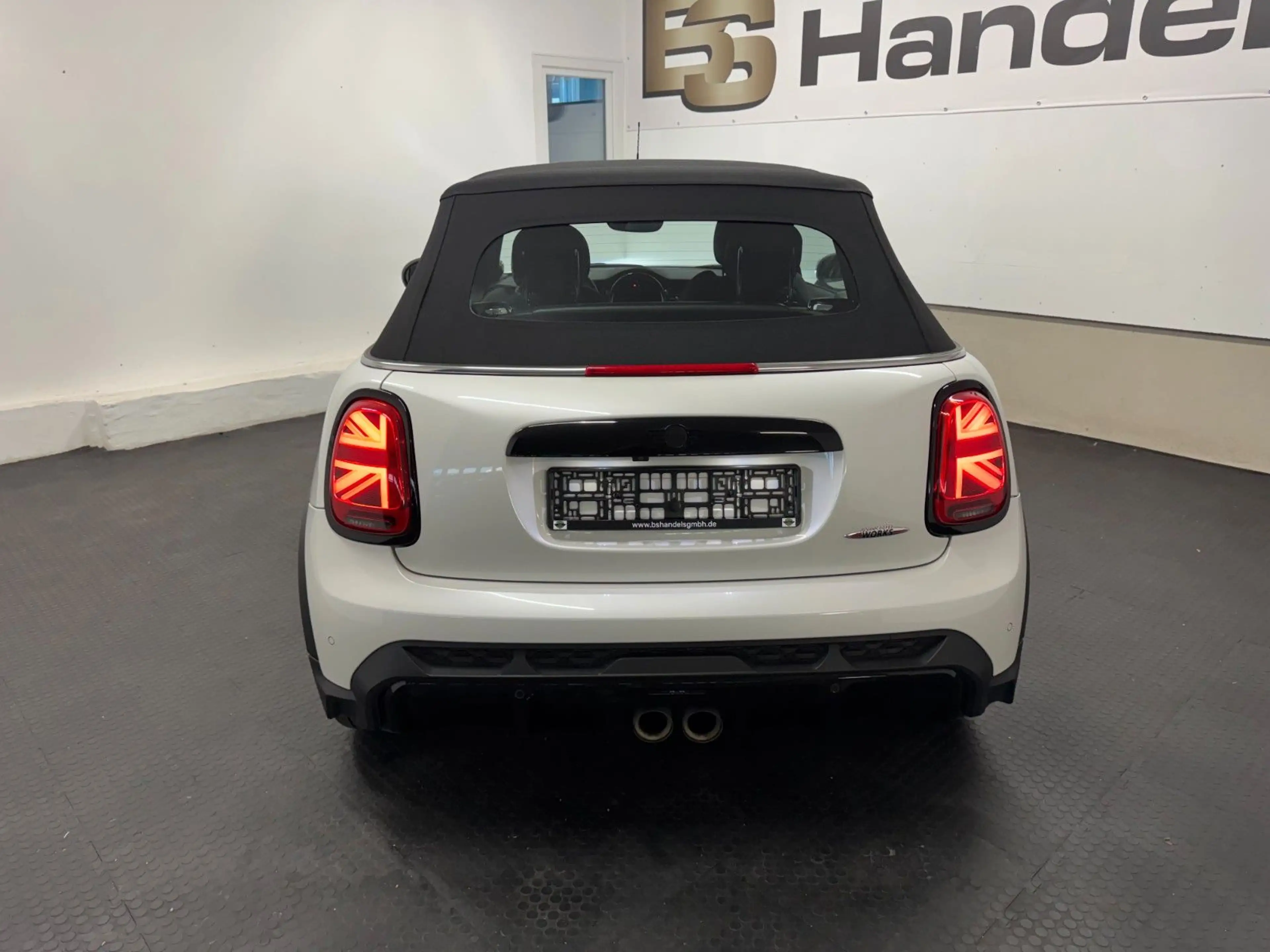 MINI John Cooper Works Cabrio JOHN_COOPER_WORKS Cabrio*HuD*H6K*KAMERA*LED* — photo 11