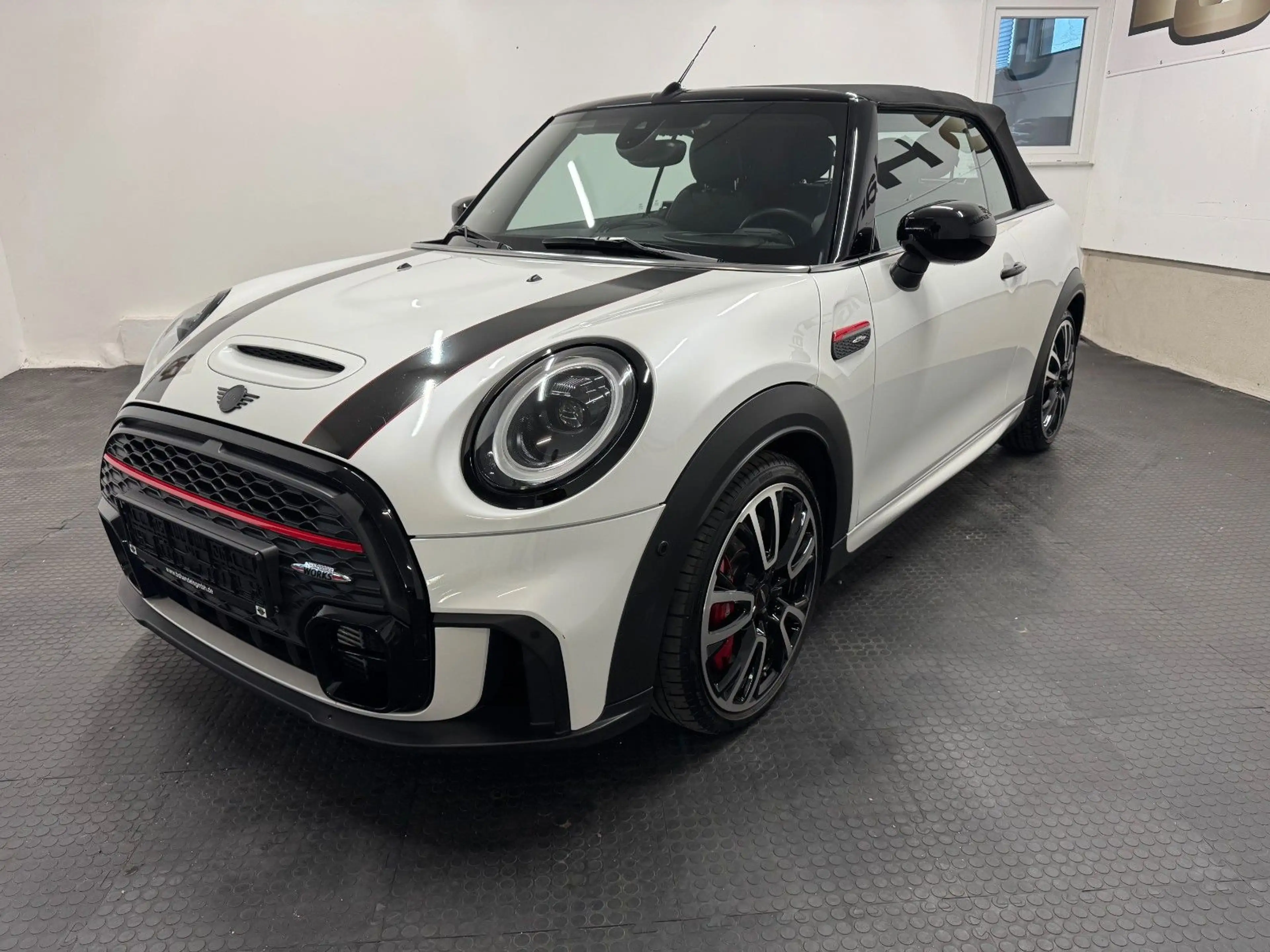 MINI John Cooper Works Cabrio JOHN_COOPER_WORKS Cabrio*HuD*H6K*KAMERA*LED* — photo 3