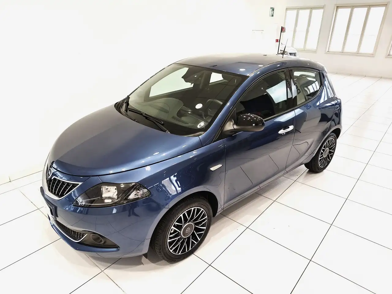 Lancia Ypsilon 2024 — фото 13