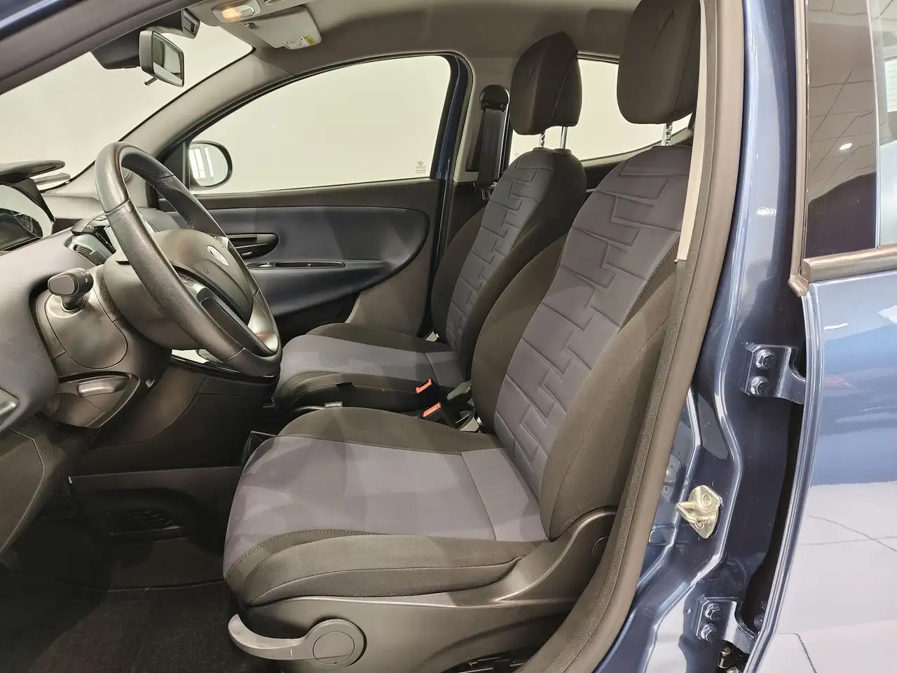 Lancia Ypsilon 2024 — фото 7