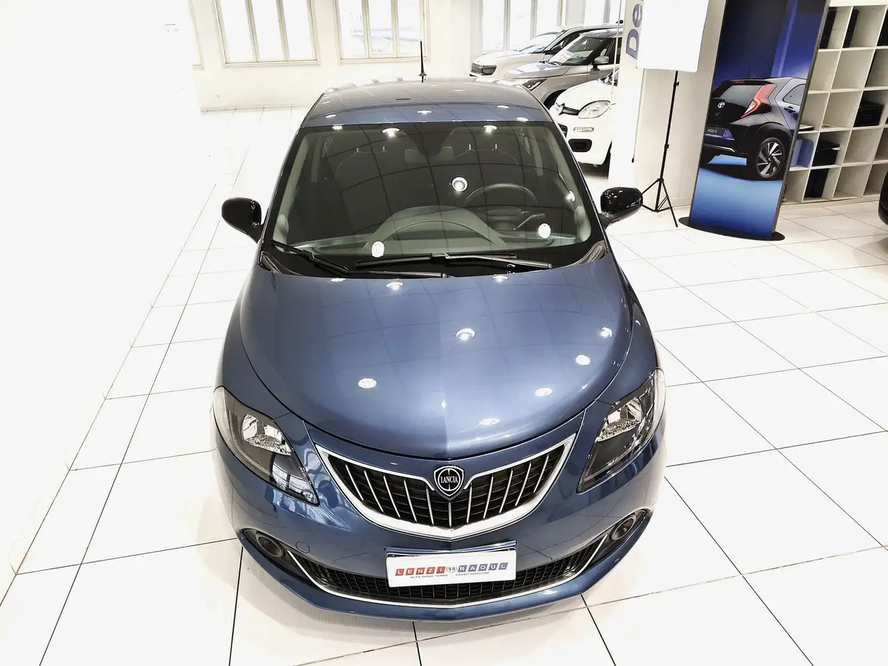 Lancia Ypsilon 2024 — фото 12