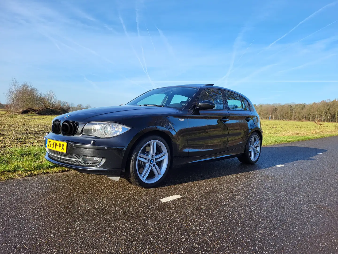 BMW 130 130i High Executive Negro - 1