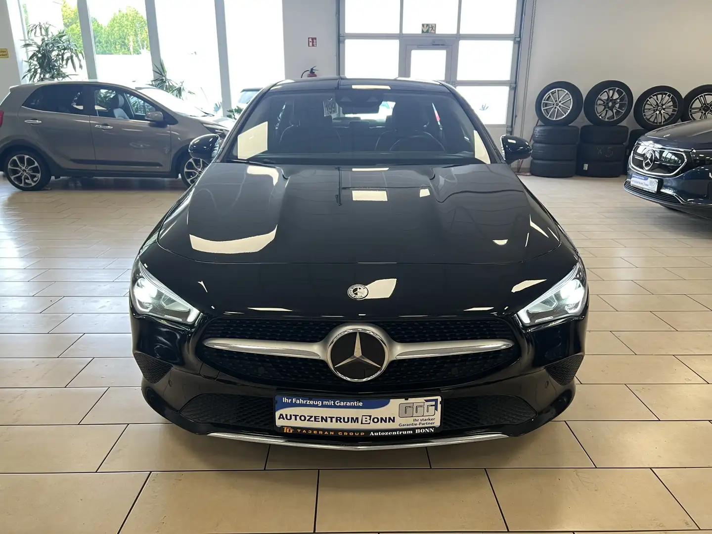 Mercedes-Benz CLA 220 4M*Leder*AHK*LED*Distr.+ Schwarz - 2