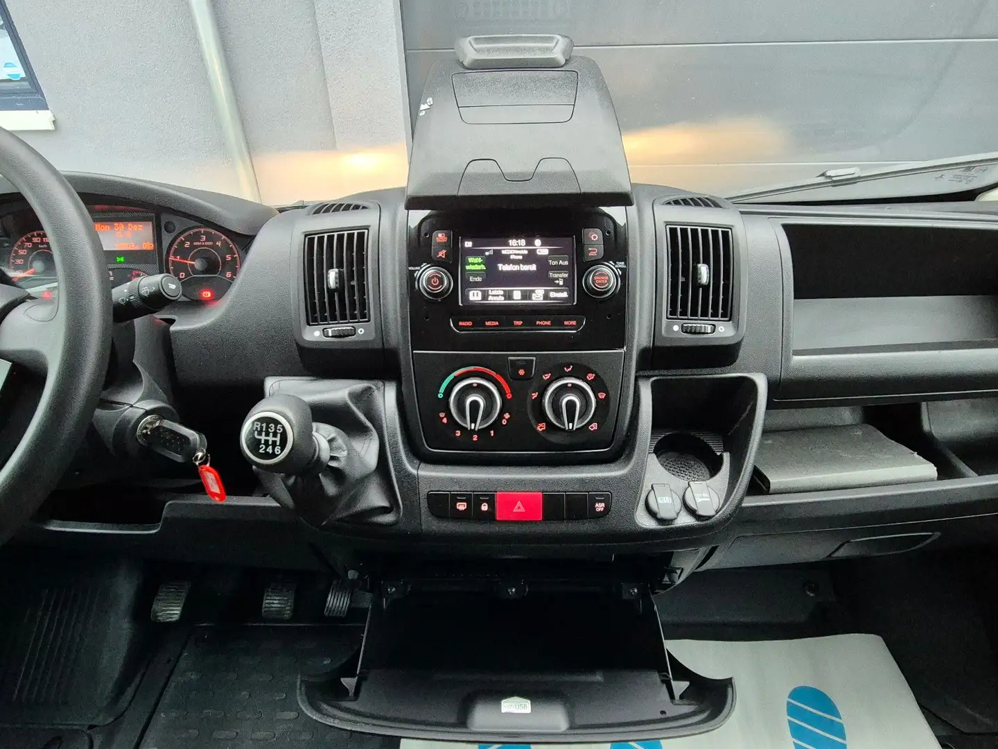 Opel Movano MOVANO 2,3 CDTI KLIMA TEMPOMAT TOUCH DISPLAY Weiß - 2
