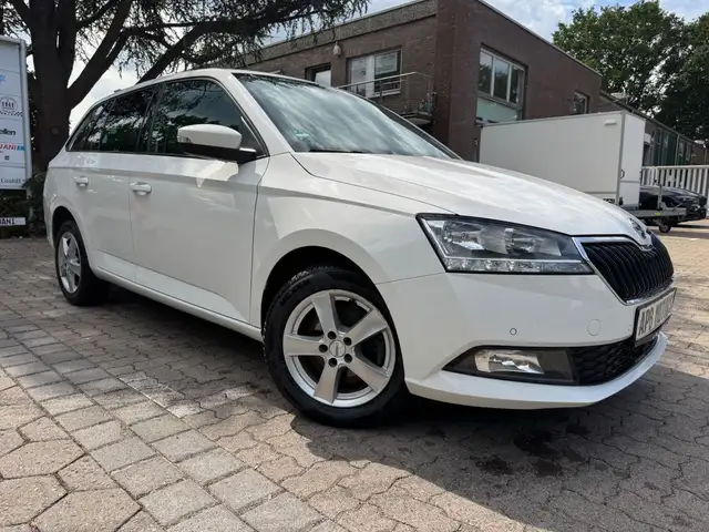 Skoda Fabia COMBI 81kW AMBITION CAM ACC AHK NAVI SHZ