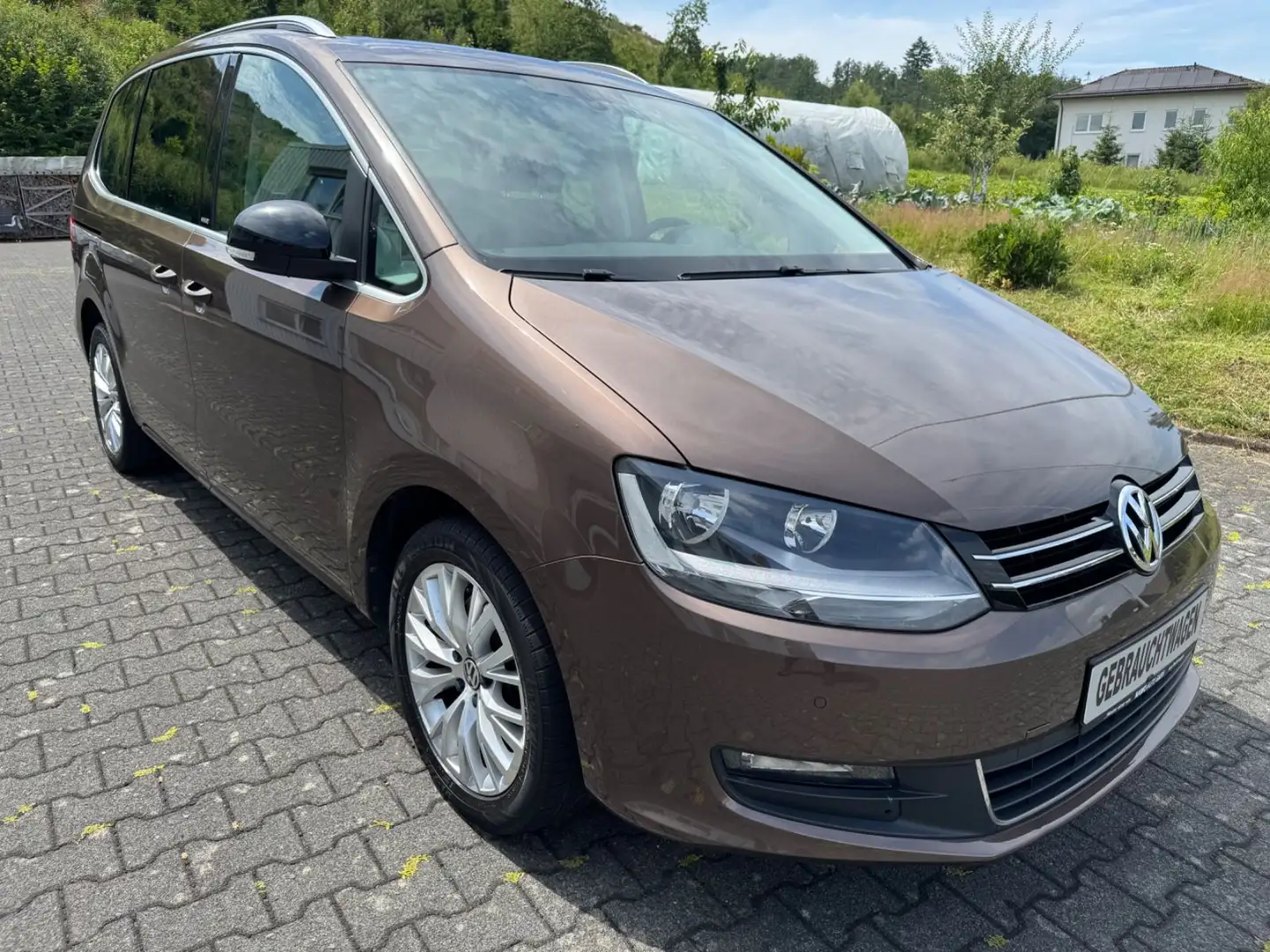 Volkswagen Sharan Style-1,4-AHK-aus 1 Hand-nur 68000 km Brun - 1