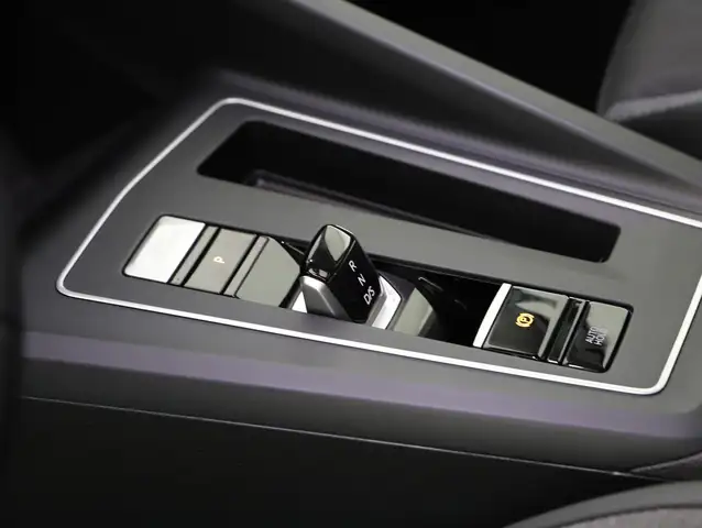 Volkswagen Golf view 15