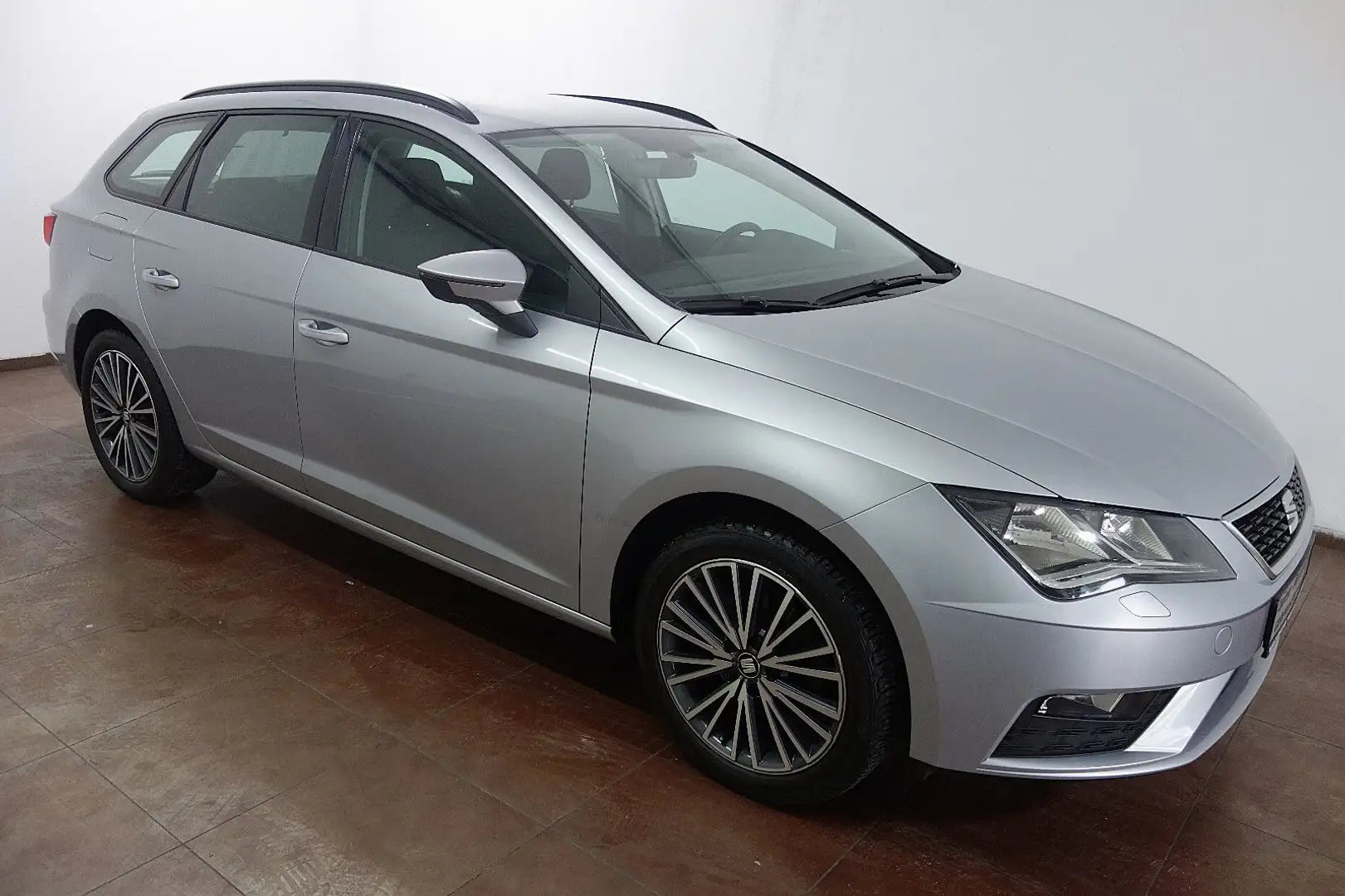 SEAT Leon 1.4 TSI ST Style 6-Gang/Klimaaut/ACC/AHK/17 Argent - 1